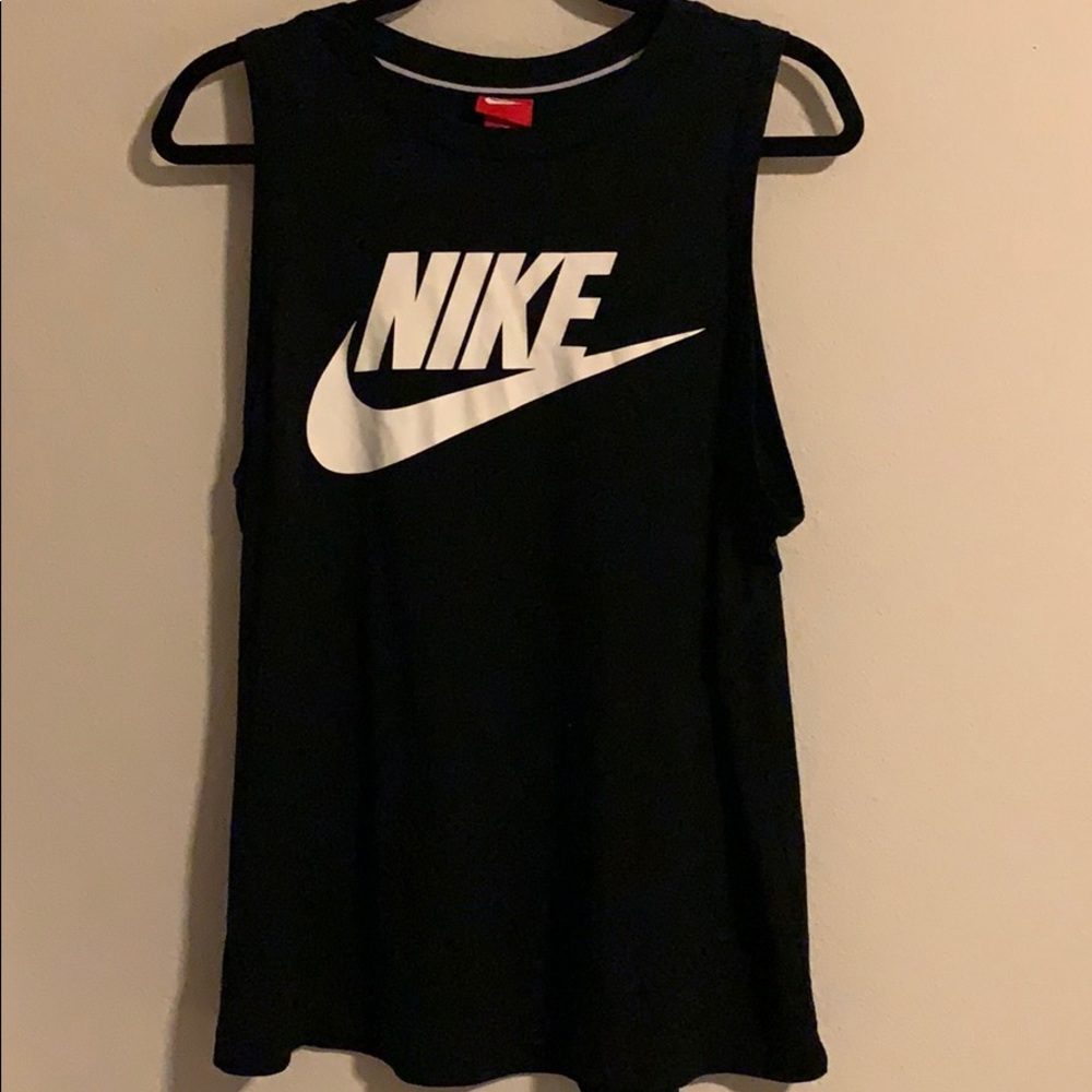 Like new black nike tank